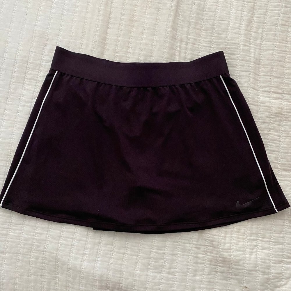 *NWT* Nike plum tennis skirt
